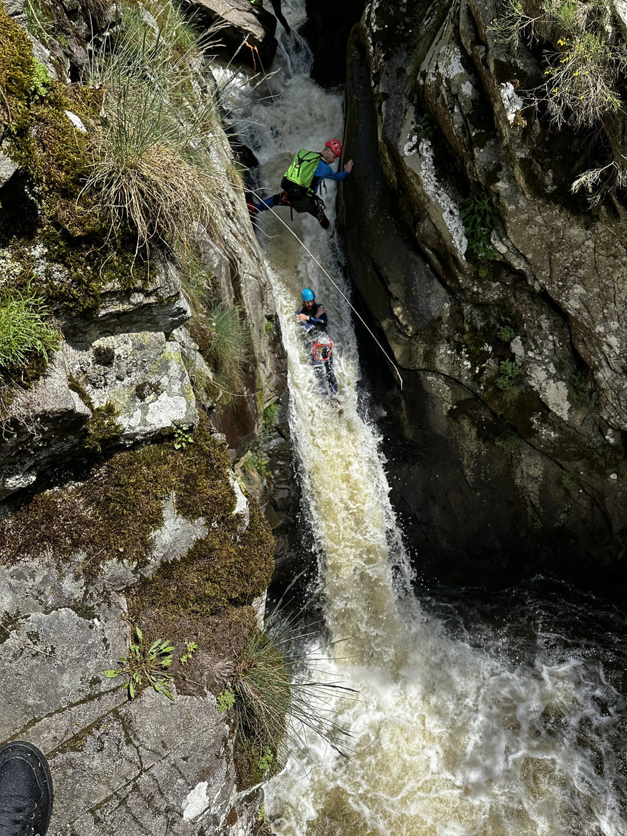 Canyon Splash dans le Cantal avec Fellaventure