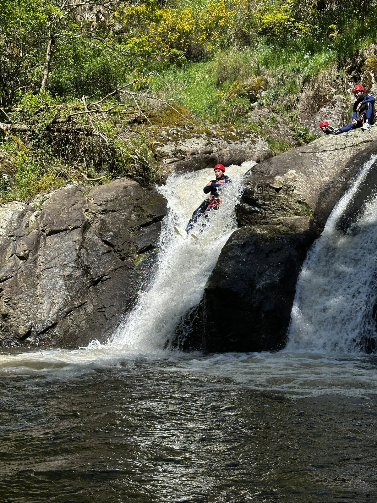 Famille en canyoning avec Fellaventure