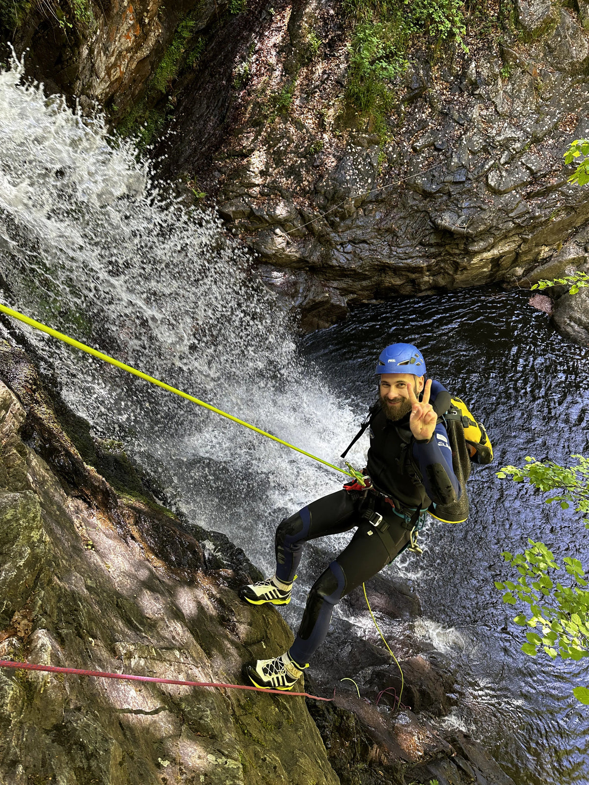 Descente ludique au canyon Cornillou en Auvergne avec Fellaventure